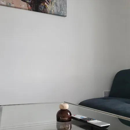 Quiet 1br Retreat- Fast Internet- Walk-in Shower