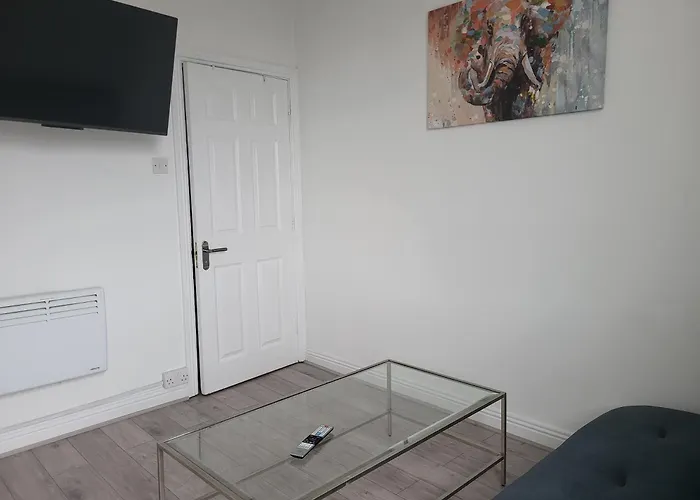 Quiet 1br Retreat- Fast Internet- Walk-in Shower Appartement